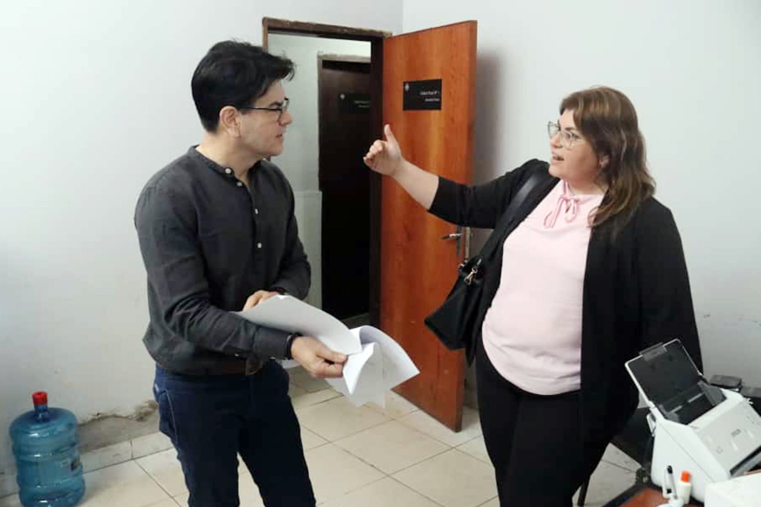 Emboscada: caen un fiscal y una auxiliar en allanamiento por coima