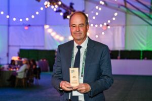 Es para Coca que lo mira por TV: La multinacional Pepsico distinguió a una empresa de Nicanor Otamendi por producir papas de forma regenerativa