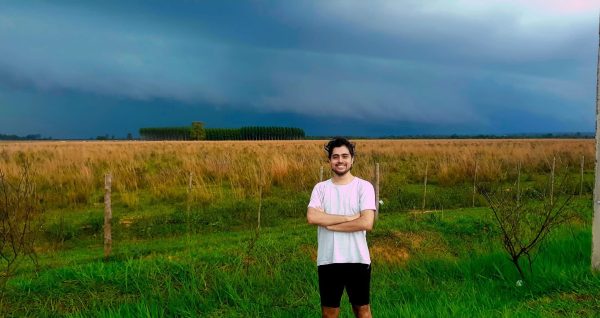 El Hombre del Tiempo: el joven que transformó su pasión por el clima en una comunidad de 57 mil paraguayos que observan el cielo