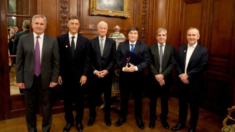 El Presidente Milei participó de un encuentro con directivos de JP Morgan