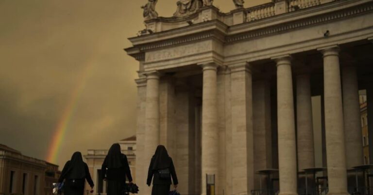 La misa tradicional en latín vuelve al corazón de San Pedro