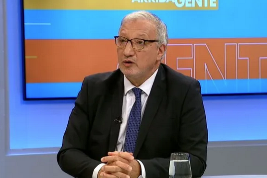 Diputado Gerardo Sotelo /Denuncia incompatibilidad de otra jerarca pública intereses privados