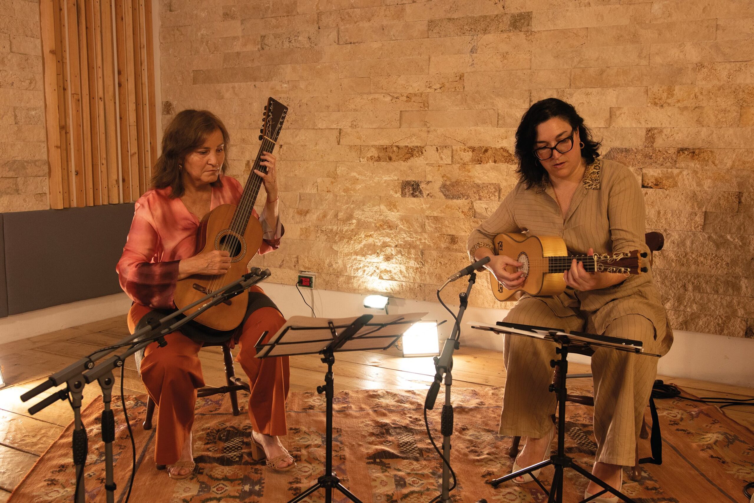 Berta Rojas lanza “La huella de las cuerdas”: Un ambicioso viaje musical y tecnológico que traza el linaje de los cordófonos en América Latina Berta Rojas lanza “La huella de las cuerdas”: Un ambicioso viaje musical y tecnológico que traza el linaje de los cordófonos en América Latina