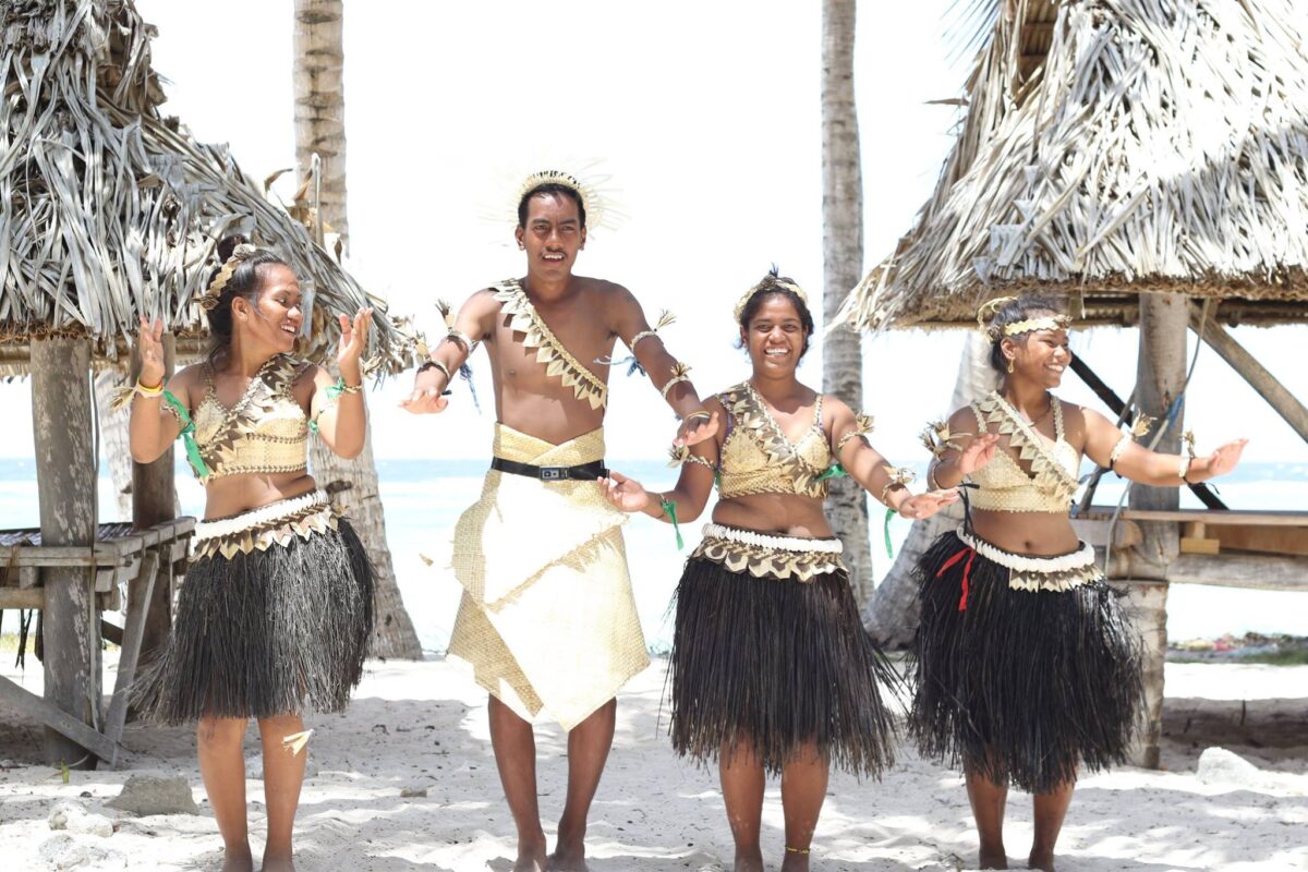Islas y Tradición: la vestimenta, las danzas y la vida en Kiribati