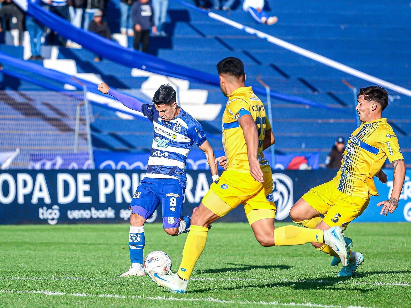 El Triqui recibe al 2 de Mayo buscando escalar en la tabla El Triqui recibe al 2 de Mayo buscando escalar en la tabla