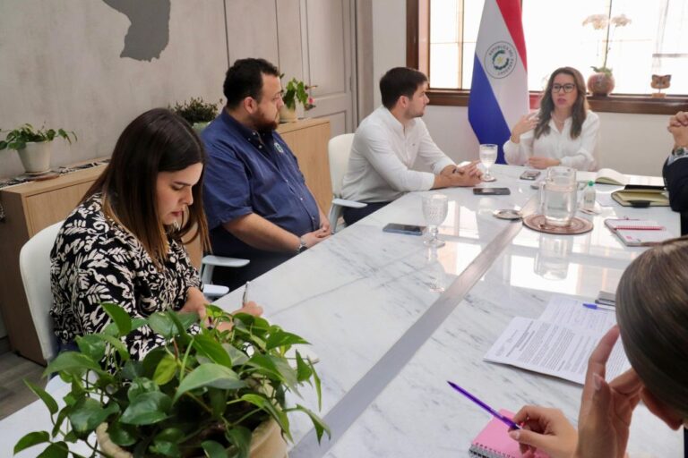 SENATUR Y POLICÍA MUNICIPAL FISCALIZADORA DE ASUNCIÓN IMPULSAN FORMALIZACIÓN DE ESTABLECIMIENTOS EXTRA HOTELEROS