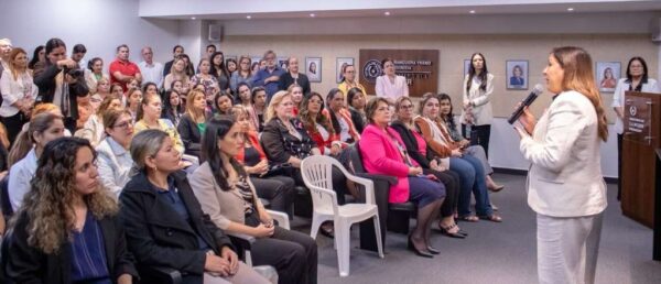 Alicia Pomata asume liderazgo del Ministerio de la Mujer con compromiso renovado