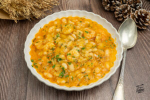 Alubias con langostinos. Receta de guiso sano y fácil