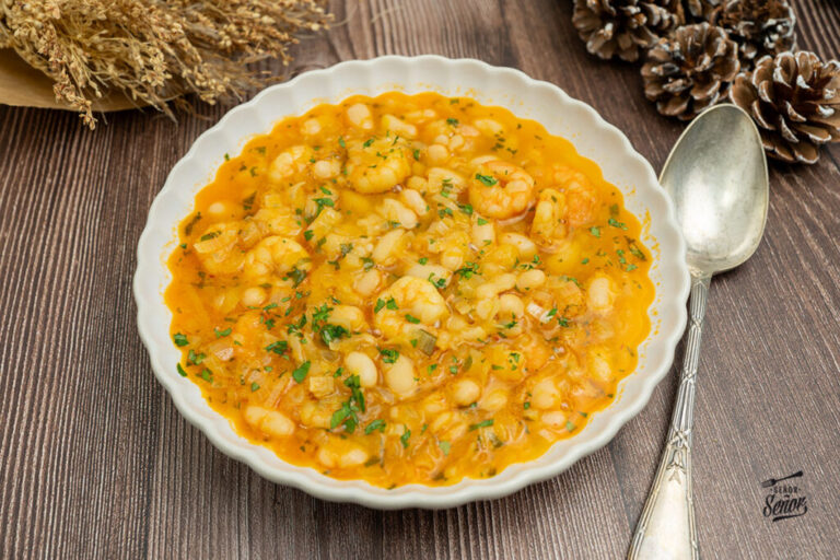 Alubias con langostinos. Receta de guiso sano y fácil