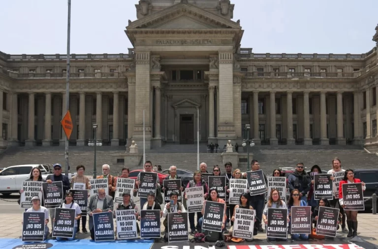 En Perú amenazas de congresista causa repudio entre los periodistas