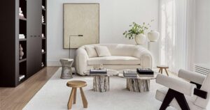 Casas de tres alturas: proyectos reales, materiales y estrategias para vivir a distintos niveles