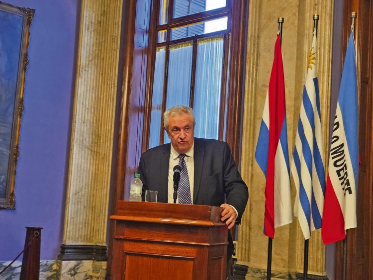 Universidad de la Educación: ¿autonomía o simulacro?