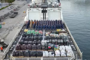 Guardia Costera de EE.UU. demuestra eficacia de un modelo antinarcótico legal frente a ataques de Trump