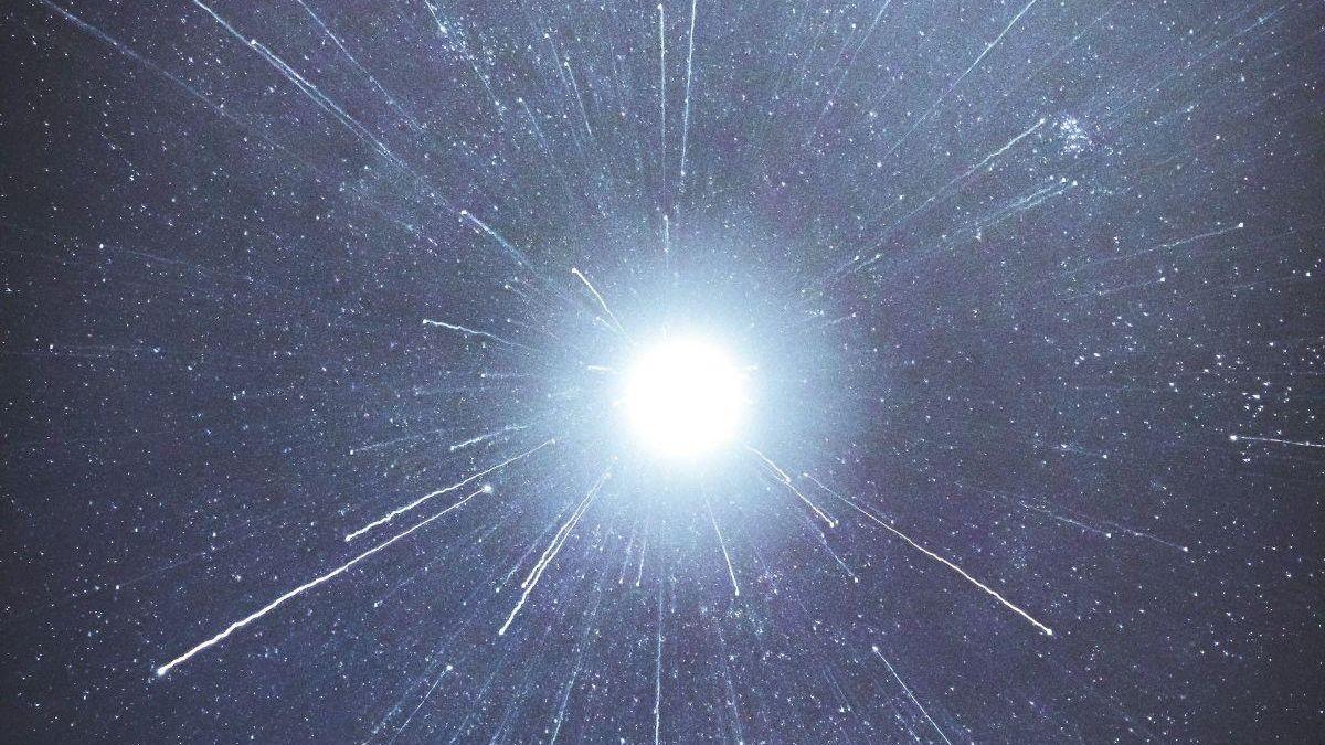 Espejos espaciales para iluminar la noche: plan, dudas y efectos