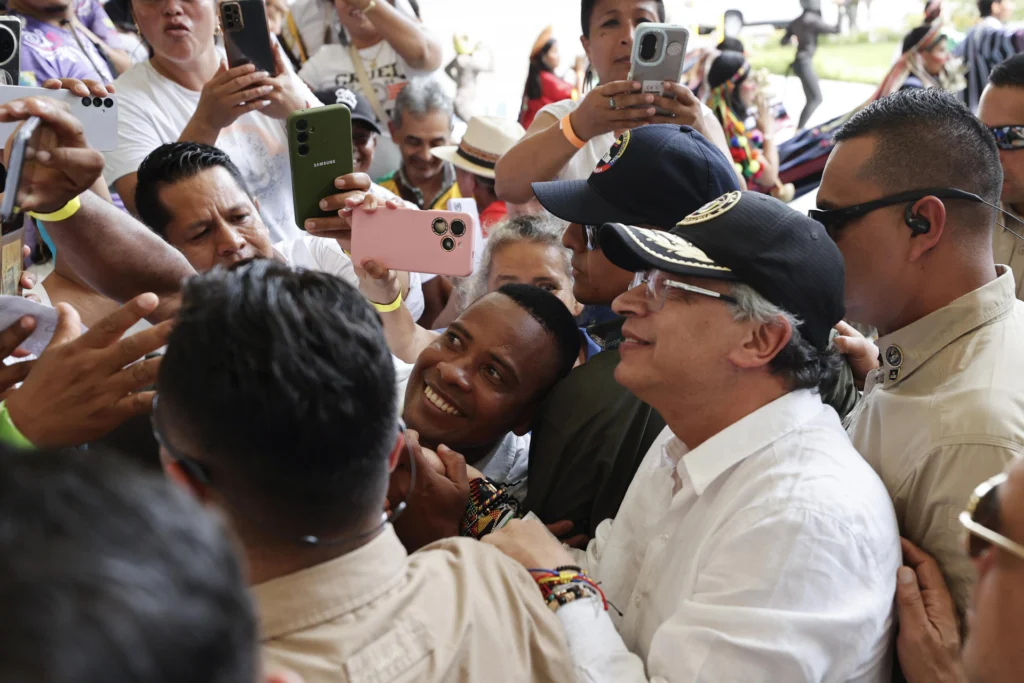 ALBA-TCP condena amenazas de Trump contra Petro y soberanía de Colombia