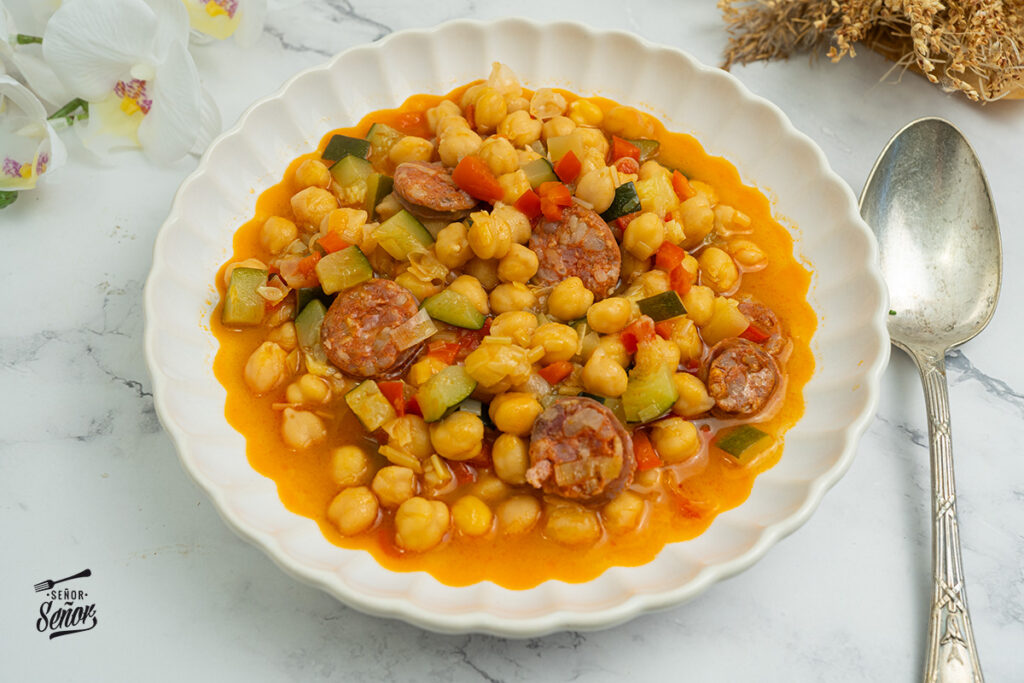Garbanzos guisados. Receta tradicional de la abuela