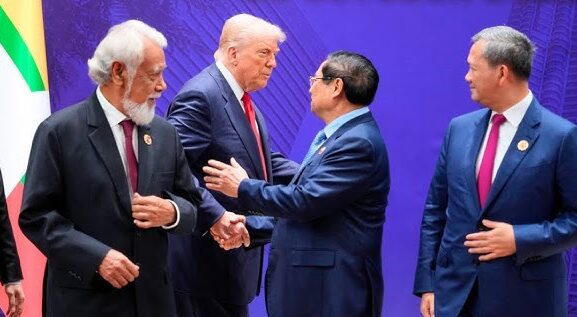 Del salvataje argentino al salvataje de sus propios “farmers”: El secretario Scott Bessent anunció un preacuerdo con China que podría destrabar las exportaciones de soja estadounidense a ese país