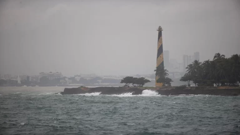 Melissa gana fuerza y se convierte en un huracán de categoría 3