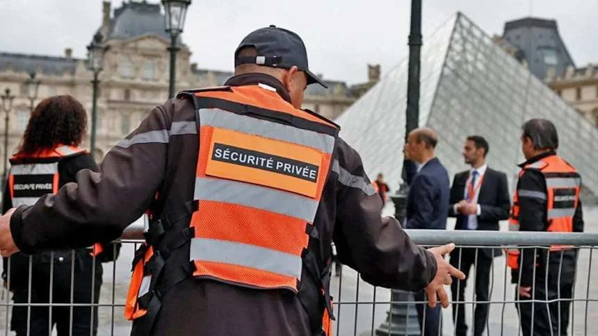 París: El robo del siglo en el Louvre, van siete detenidos y las joyas de 88 millones de euros aún siguen desaparecidas