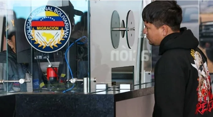 Llega nuevo vuelo de repatriación con 313 migrantes a Maiquetía