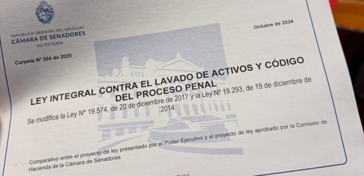 Entre bueyes no hay cornadas