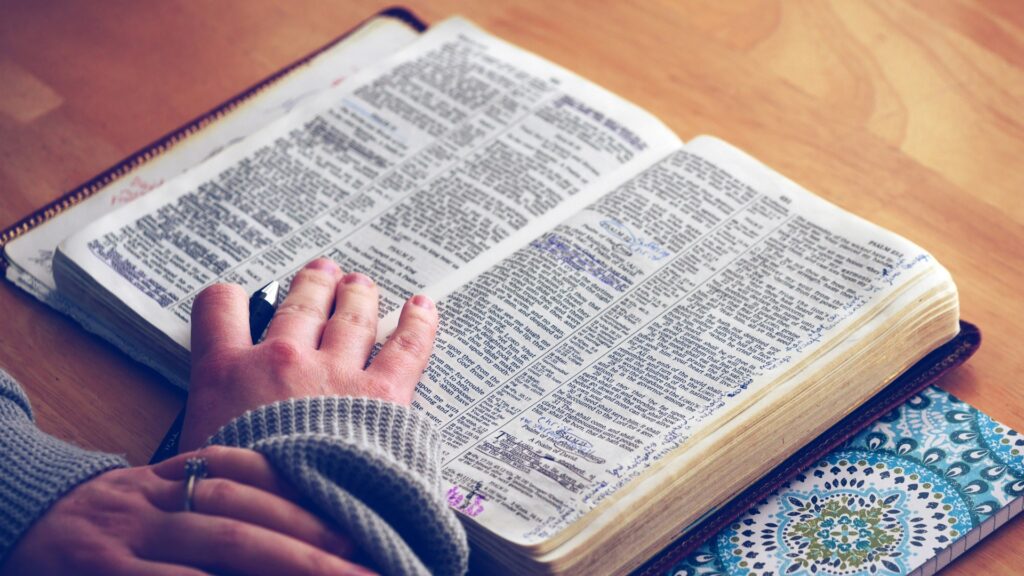 6 maneras de guiar mejor la discusión en un estudio bíblico