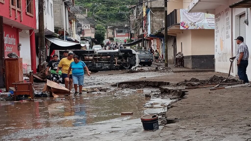 Autoridades mexicanas elevaron a 47 la cifra de fallecidos por las lluvias