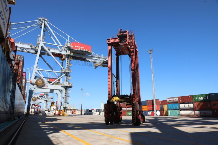 Se extiende el conflicto sindical en el Puerto de Montevideo y no habrá actividad hasta el lunes 20 de octubre