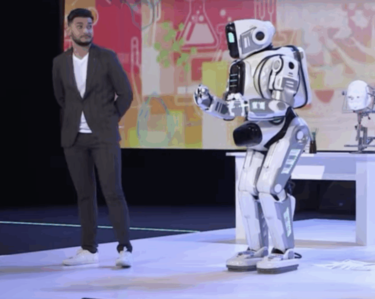 En 2018 Rusia presentó a su nuevo y revolucionario robot humanoide. El único problema es que no era un robot