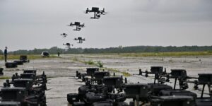 La fase desquiciada en Ucrania ya no son drones lanzando drones para atacar a otros drones: una mente ahora lo controla todo