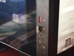 Hay puertos USB verdes, naranjas y hasta morados. La regla del color que indica su generación se extinguió