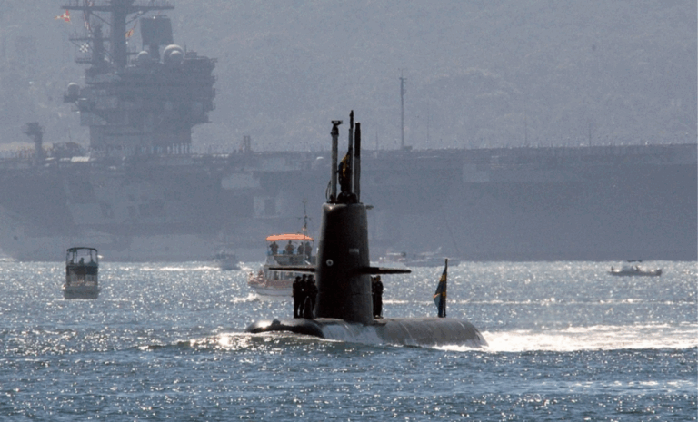 EEUU creía que tenía un portaaviones invencible. Hasta que Suecia lo «tumbó» una y otra vez con un submarino diminuto