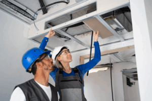 Europa decidió hace años que éramos demasiado vagos como para abrir las ventanas nosotros solos: así funciona la ventilación forzada