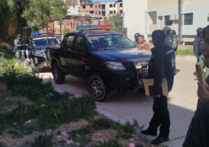 Logran suspender desalojo de mujer con cáncer y su familia tras denunciar remate «armado» por 43.000 dólares || Activista Jhamil Pilco y abogada denuncian contubernio entre juez, demandado y policía adjudicataria; piden intervención del presidente Paz