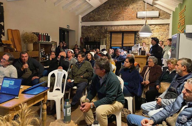 Agroveterinaria de Pan de Azucar ofrece ciclo de charlas para estar más cerca del productor