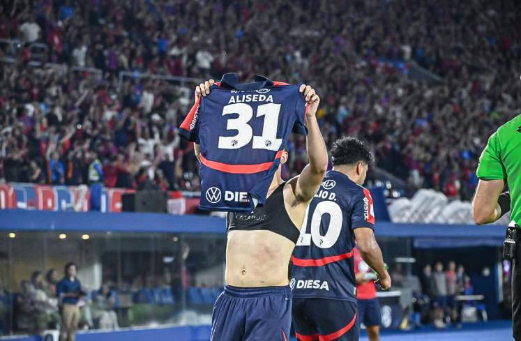 ¿Tarjeta roja? ¿Penal? ¡No! Golazo de Ignacio Aliseda