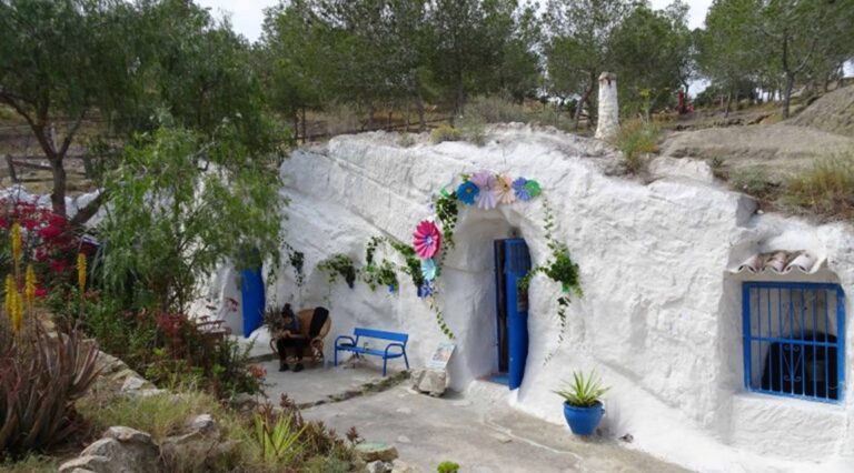Ruta turística por la Costa Blanca en otoño: playas, pueblos y experiencias