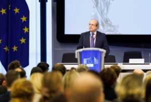 Marlaska celebra que el abogado de la UE avale la amnistía tras «la mayor crisis constitucional desde el 23-F»