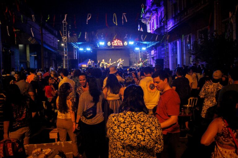 La Chispa sigue celebrando su historia de resistencia en plena calle