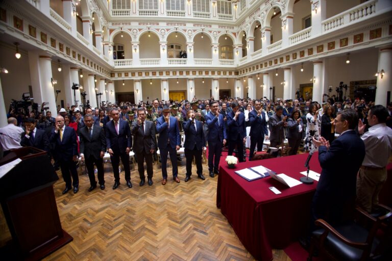 El Ministro de Economía de Paz no tiene riquezas, reportó sólo Bs 300; Hay ministros hasta con Bs 18 millones de patrimonio || Su ministro vinculado a los Agrpecuarios del Oriente reportó el mayor nivel de patrimonio.