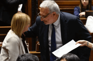 La interpelación a Lustemberg por caso Danza /Reveló tensiones políticas, acusaciones cruzadas y un presidente de ASSE en la mira