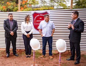 Mujica apunta a reducir la brecha tecnológica en la educación pública