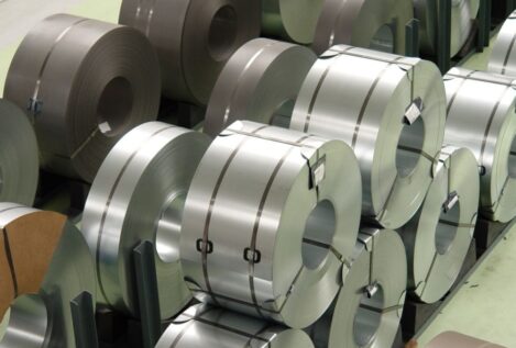 La producción industrial creció un 4,5% en septiembre sumando cuatro meses al alza