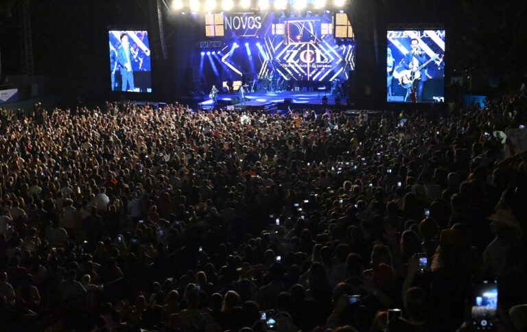 Zezé di Camargo y Luciano deleitan a miles de personas en su regreso a Paraguay