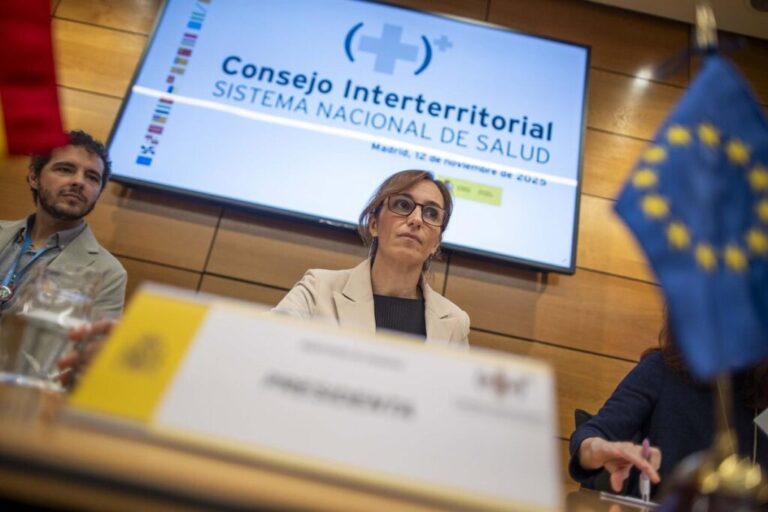 Sanidad y CCAA destinan 2 millones de euros para fortalecer la lucha contra el cáncer en el SNS