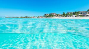 Las Islas Turcas y Caicos vuelven a estar abiertas al público, tras el paso de Melissa