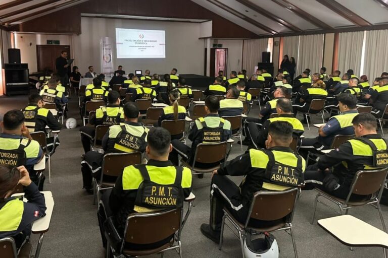 SENATUR Asunción refuerza la seguridad turística con capacitación a inspectores de tránsito