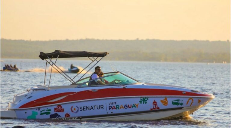 Senatur Refuerza Operativo de Rescate en el Lago Ypacaraí con Embarcación Institucional