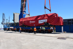 Tres nuevas locomotoras para el Grupo RAS llegaron al puerto de Montevideo