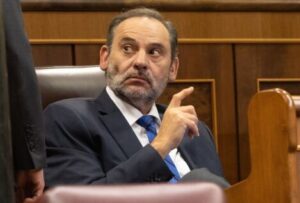 Los folios de Ábalos en el Congreso al pasarse al Grupo Mixto: 168 paquetes en 21 meses